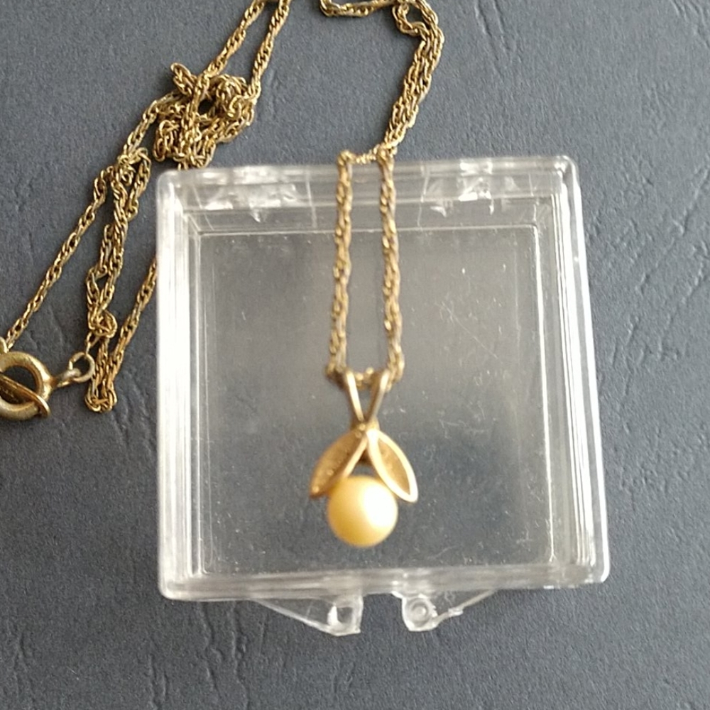Vintage Pearl Necklace